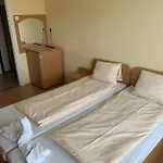 Manuela Ifjusagi Szallashely * Balatonfüred