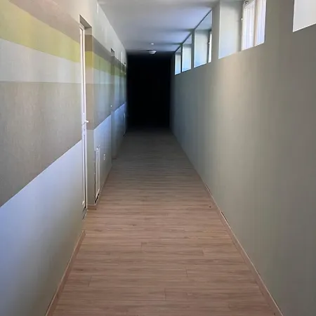 Manuela Ifjusagi Szálloda *